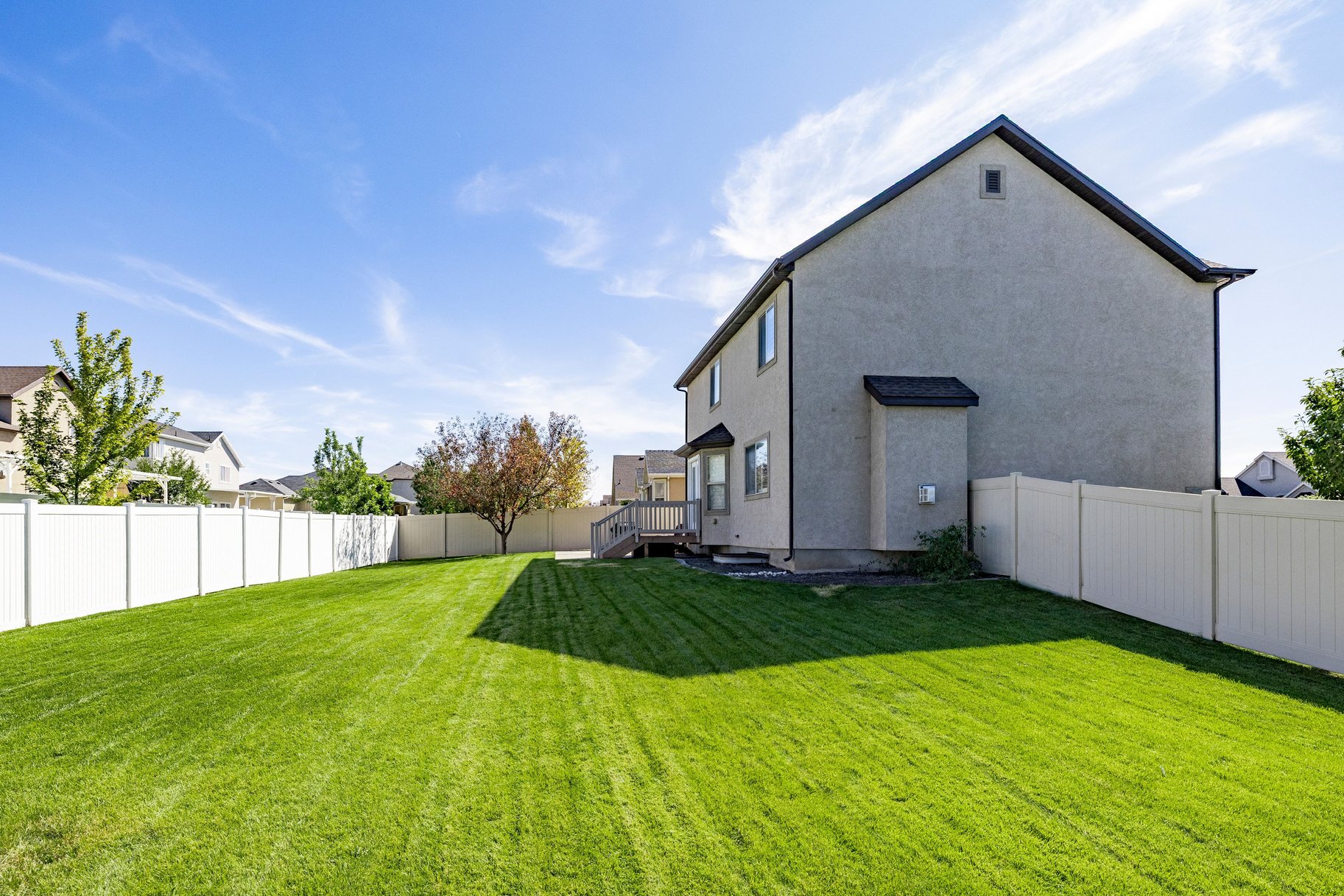  Fantastic Floor Plan in Great West Haven Location - 物件實景