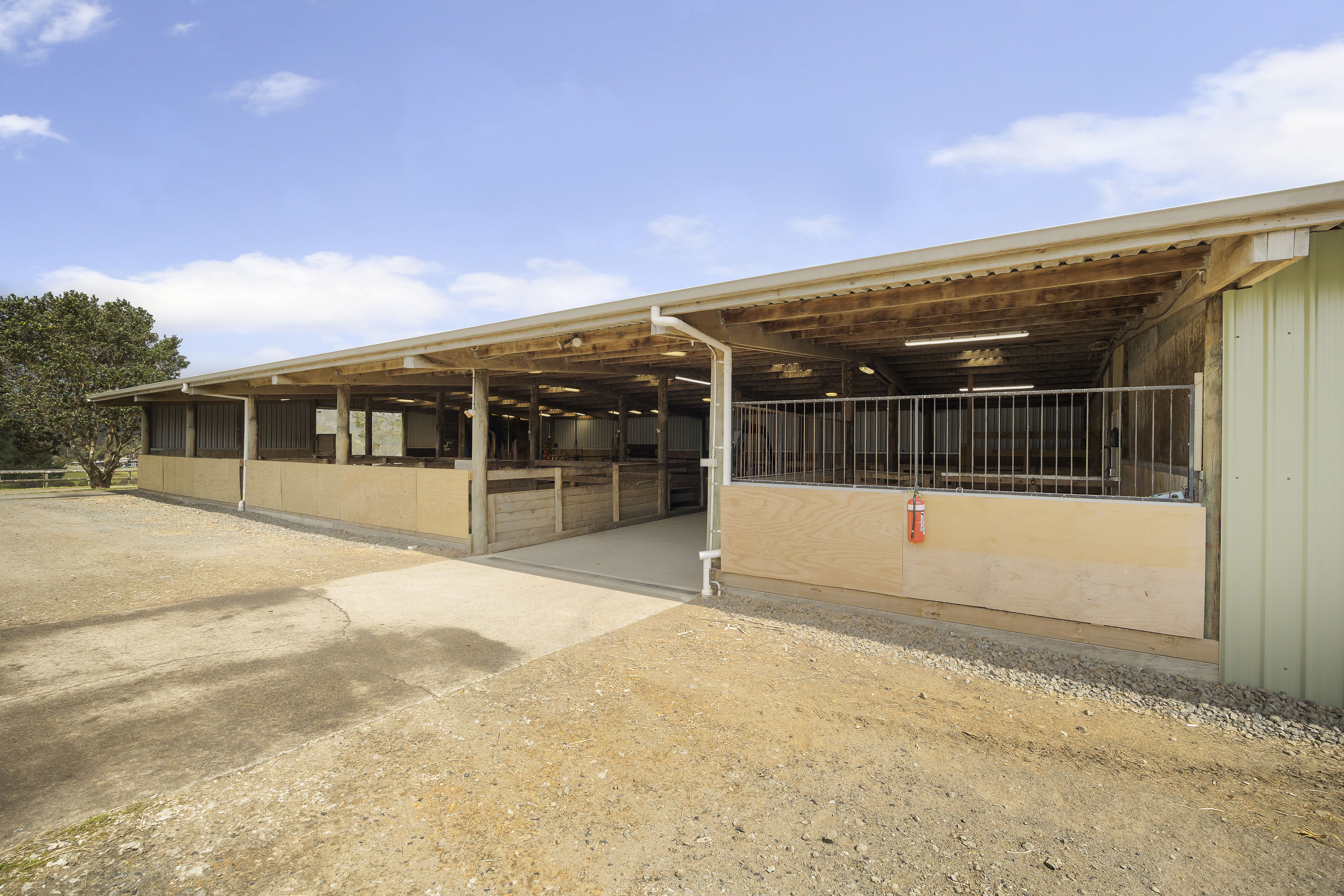  Equestrian Facility - Land Bank with Income - 物件實景