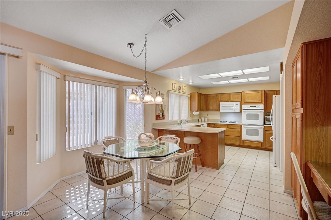 Las Vegas, Nevada, 89134, United States, 2 Bedrooms Bedrooms, ,2 BathroomsBathrooms,Residential,For Sale,1950375