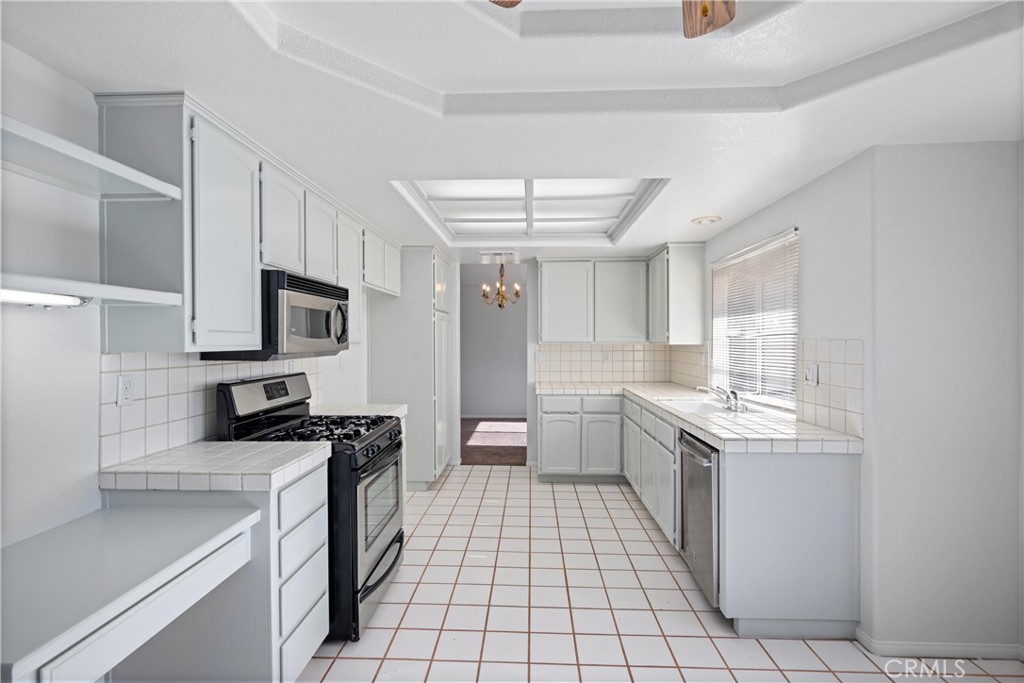 Yucaipa, California, 92399, United States, 4 Bedrooms Bedrooms, ,3 BathroomsBathrooms,Residential,For Sale,1882813