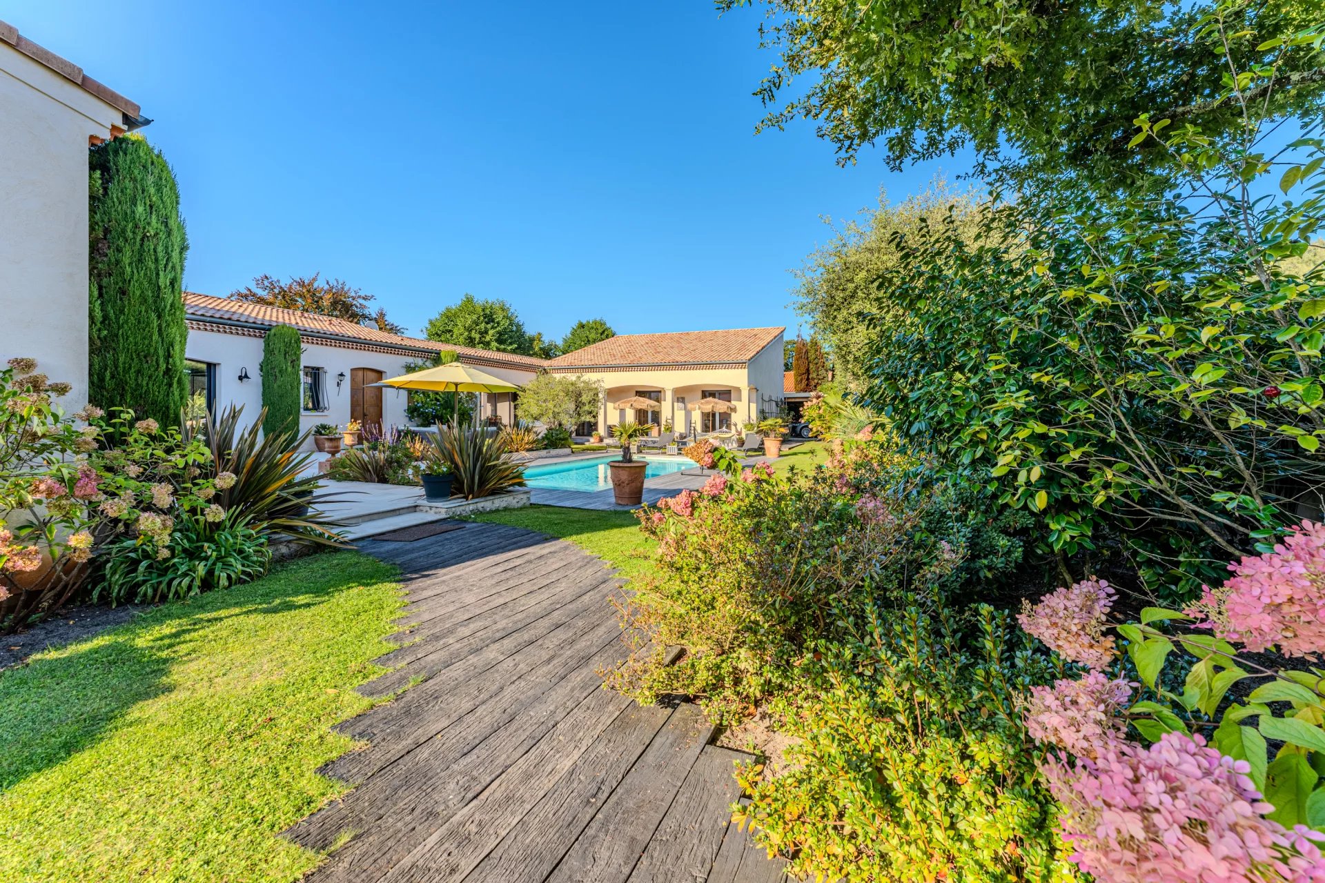 Arcachon, New Aquitaine, 33120, FR, 5 Bedrooms Bedrooms, ,5 BathroomsBathrooms,Residential,For Sale,1600630