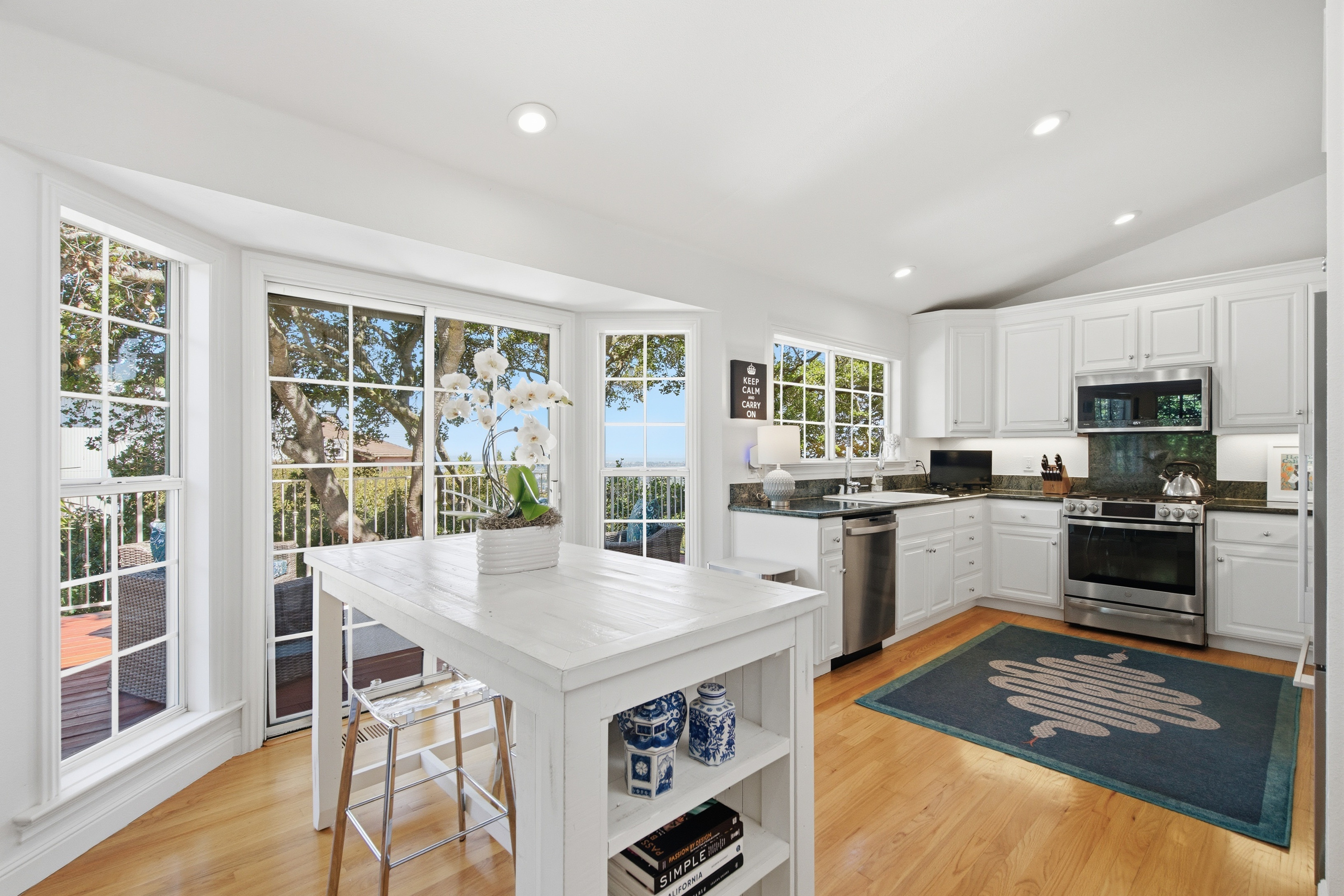  Prime Belmont Hills Home with Bay Views - 物件實景