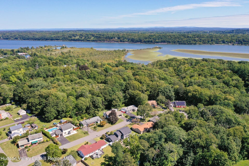 Saugerties, New York, 12477, United States, 3 Bedrooms Bedrooms, ,3 BathroomsBathrooms,Residential,For Sale,1974186
