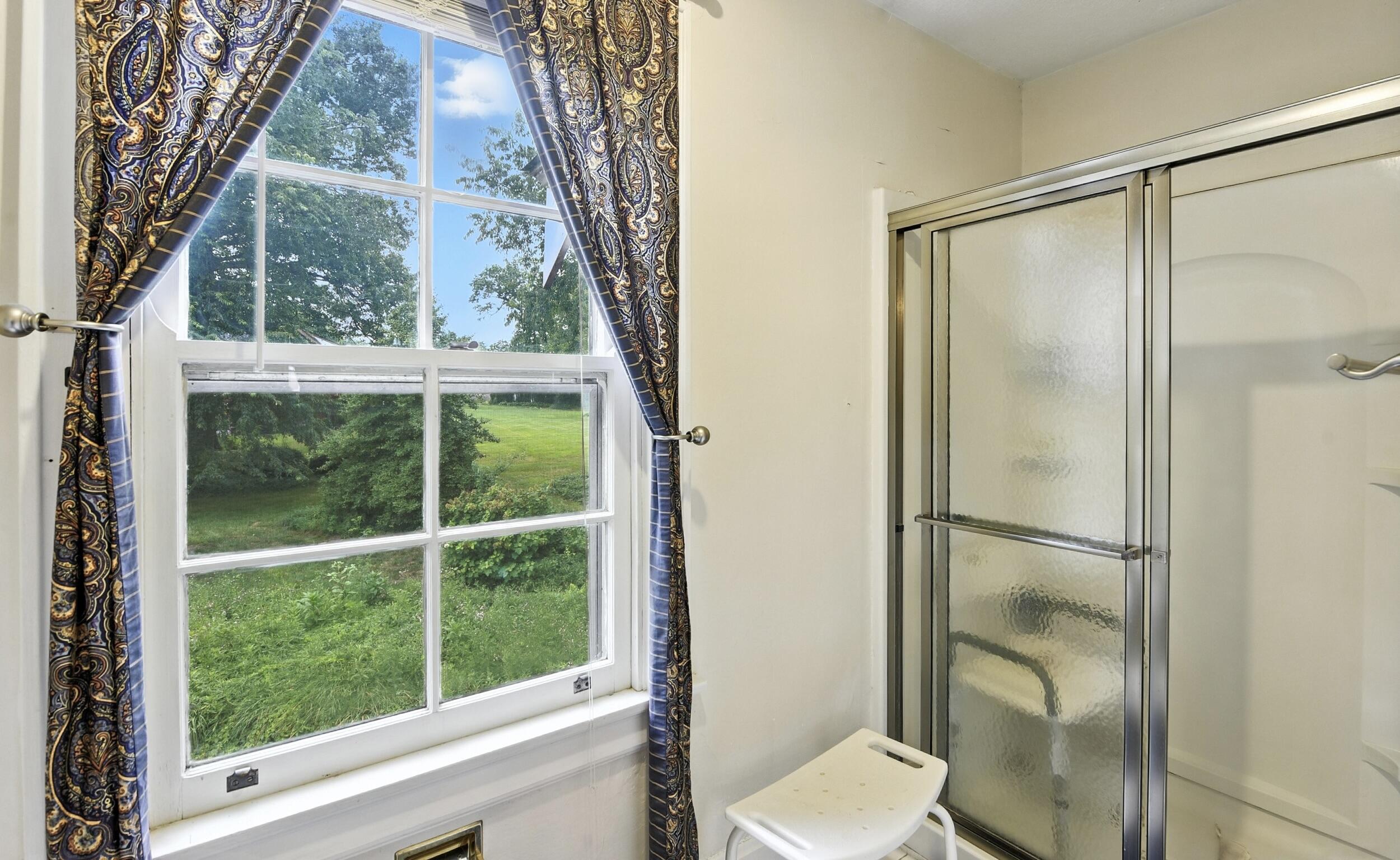 Fort Mitchell, Kentucky, 41017, United States, 3 Bedrooms Bedrooms, ,3 BathroomsBathrooms,Residential,For Sale,1901378