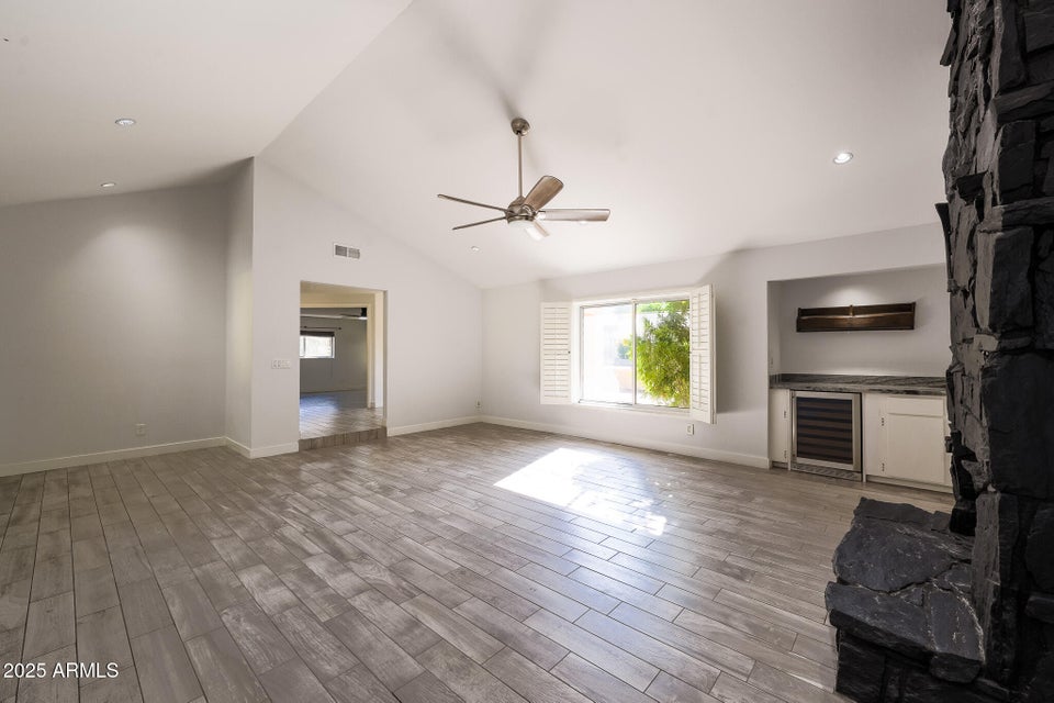 Phoenix, Arizona, 85018, United States, 4 Bedrooms Bedrooms, ,Residential,For Sale,2001186