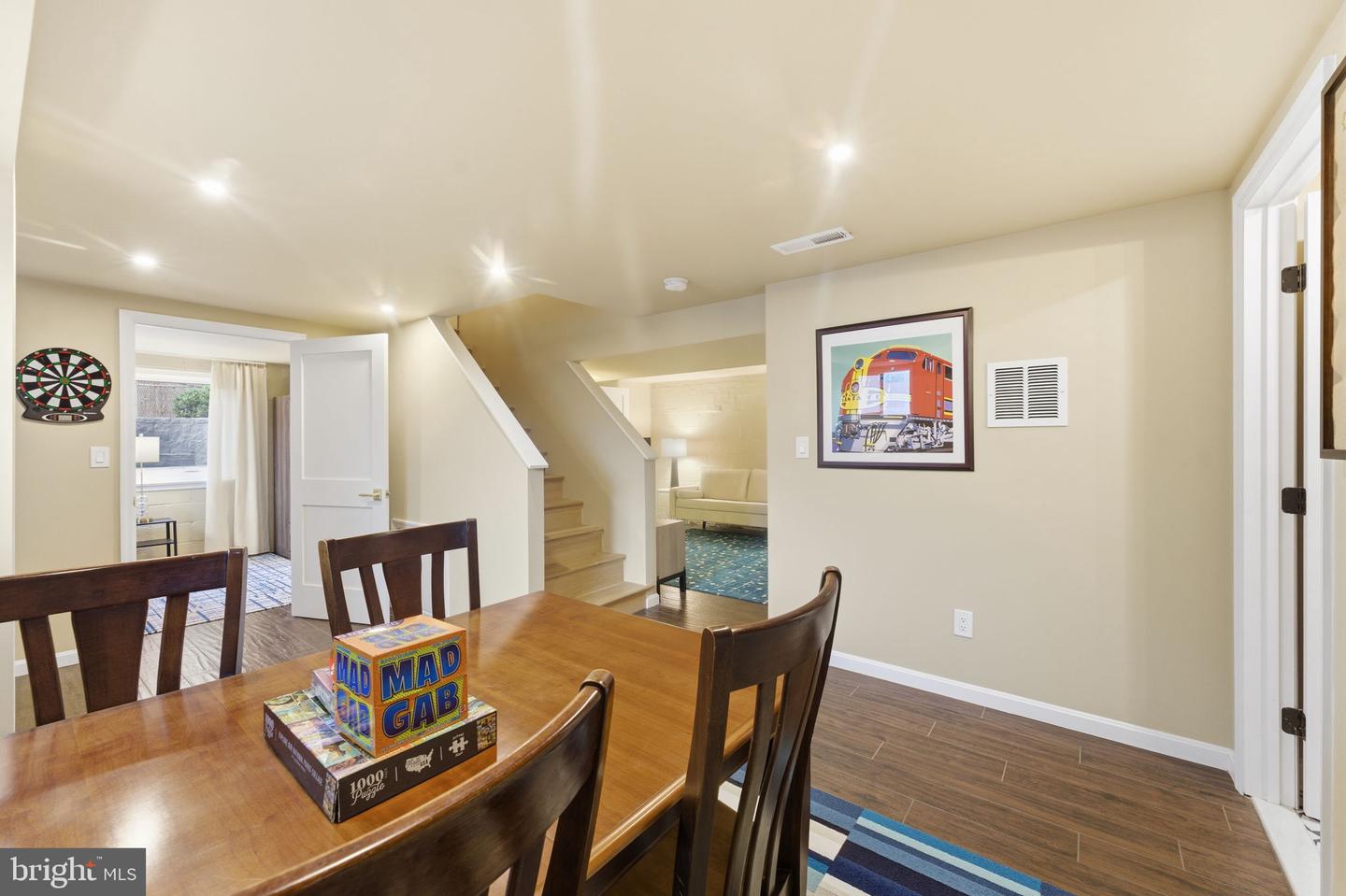 Kensington, Maryland, 20895, United States, 3 Bedrooms Bedrooms, ,2 BathroomsBathrooms,Residential,For Sale,1999038