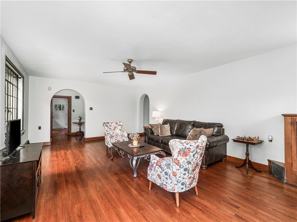 Shaler, Pennsylvania, 15116, United States, 3 Bedrooms Bedrooms, ,1 BathroomBathrooms,Residential,For Sale,1989376