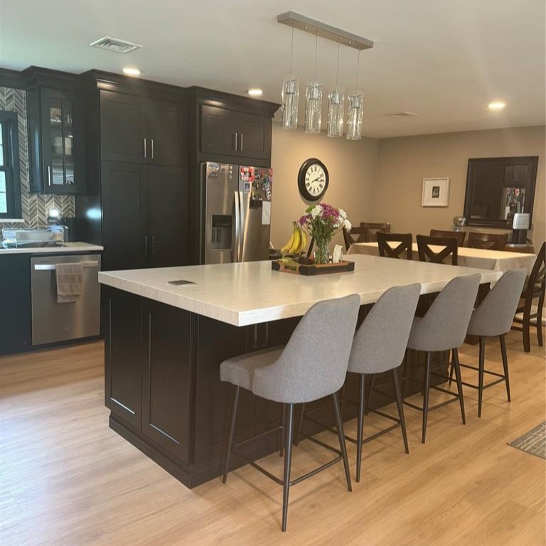 Ronkonkoma, New York, 11779, United States, 4 Bedrooms Bedrooms, ,2 BathroomsBathrooms,Residential,For Sale,1906484