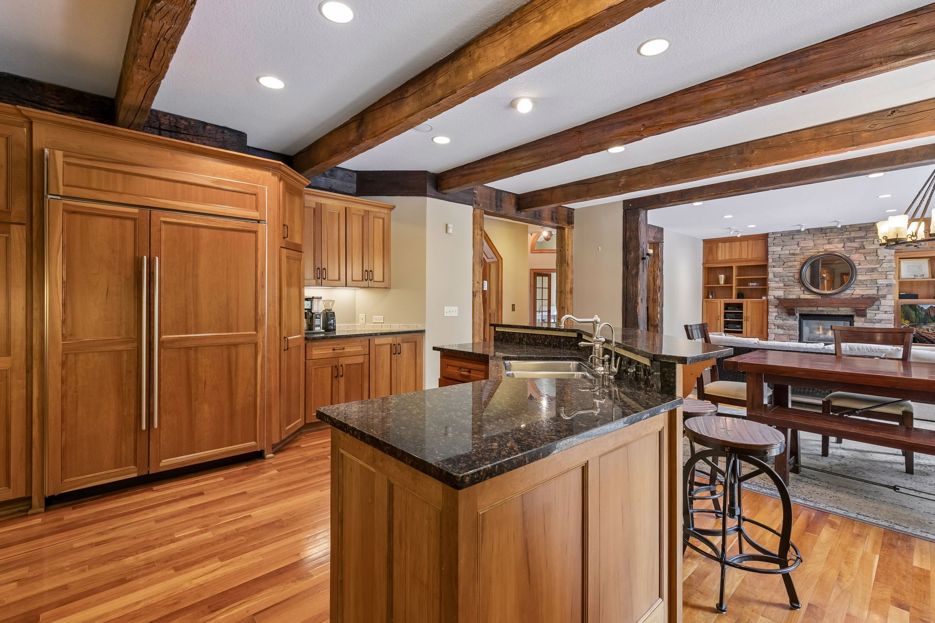  One-of-a-kind wooded retreat in Lakeville - 物件實景