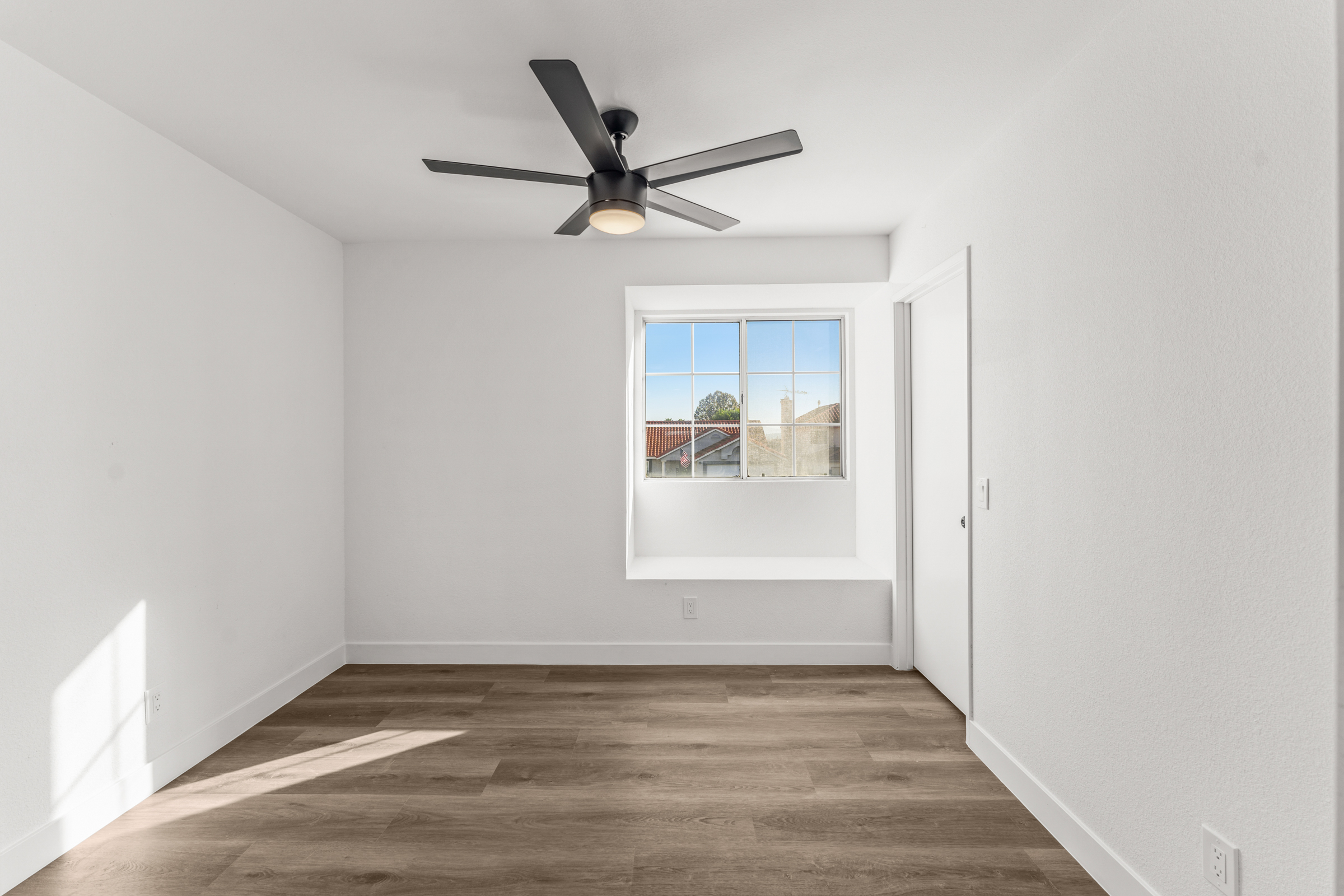 Lake Elsinore, California, 92530, United States, 4 Bedrooms Bedrooms, ,3 BathroomsBathrooms,Residential,For Sale,2005487