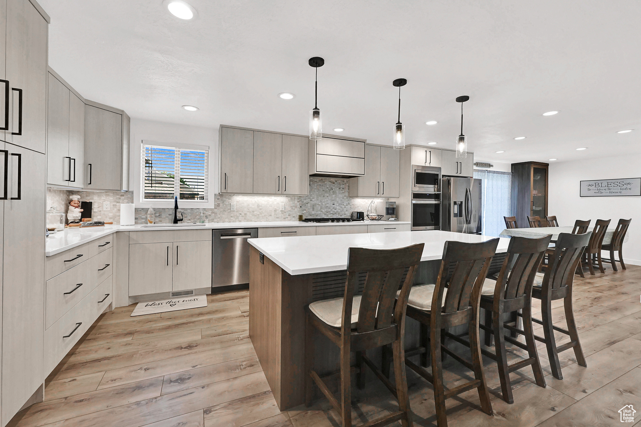 Syracuse, Utah, 84075, United States, 5 Bedrooms Bedrooms, ,2 BathroomsBathrooms,Residential,For Sale,1938699