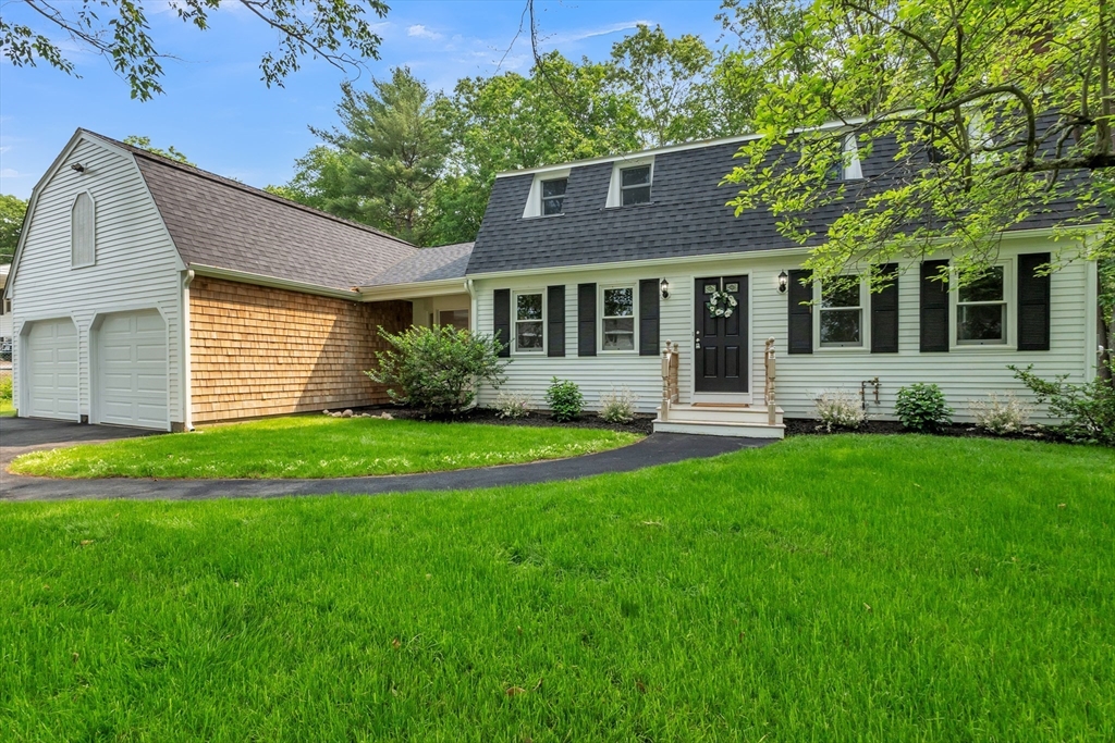 North Attleboro, Massachusetts, 02760, United States, 3 Bedrooms Bedrooms, ,Residential,For Sale,1872136