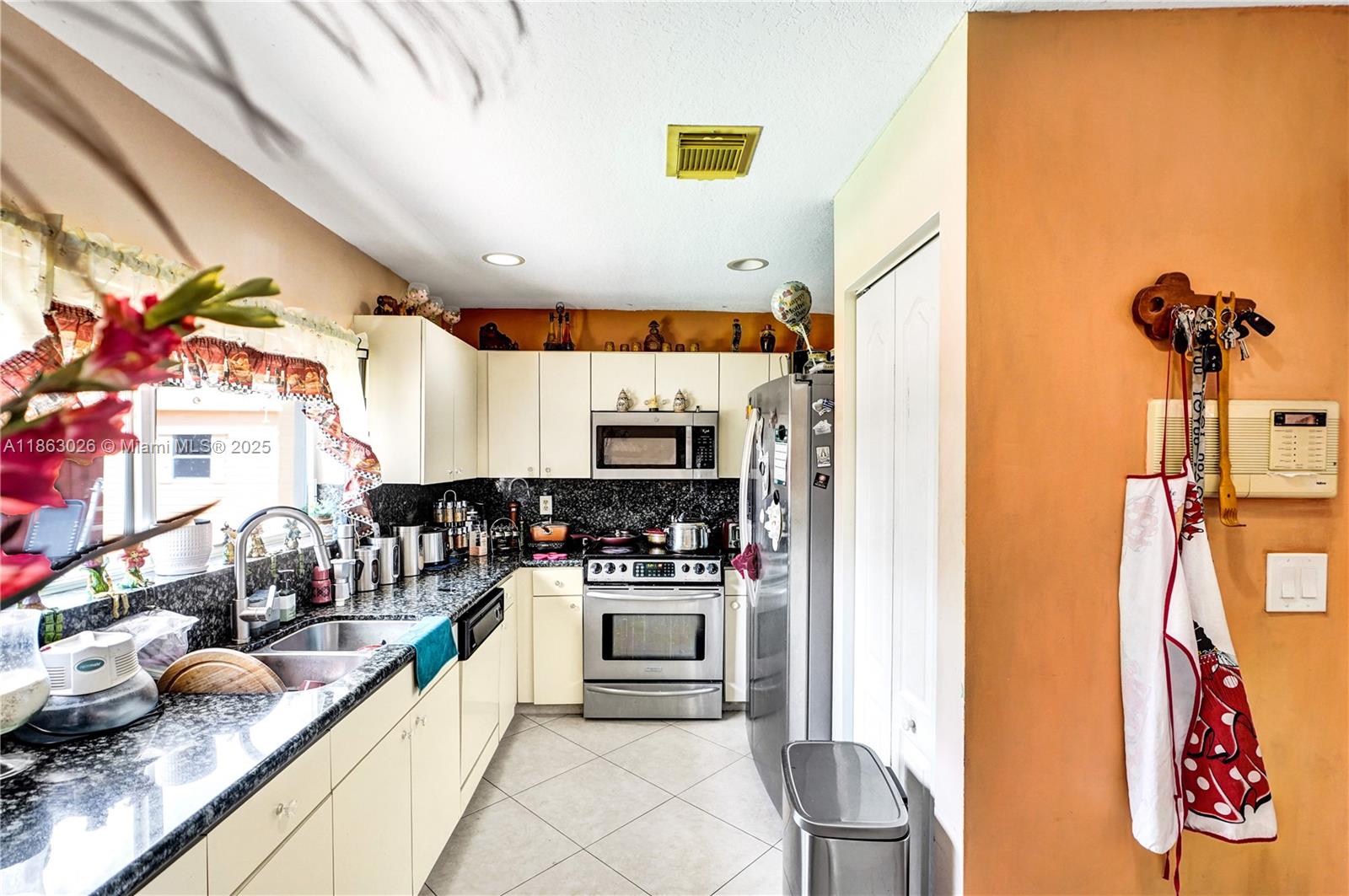 Miami, Florida, 33187, United States, 4 Bedrooms Bedrooms, ,3 BathroomsBathrooms,Residential,For Sale,1926349