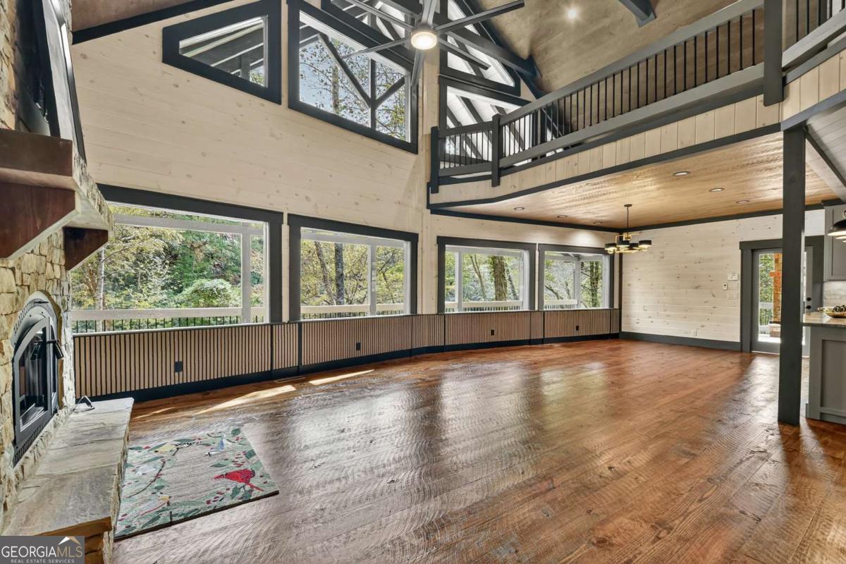 Mineral Bluff, Georgia, 30559, United States, 6 Bedrooms Bedrooms, ,3 BathroomsBathrooms,Residential,For Sale,1989738