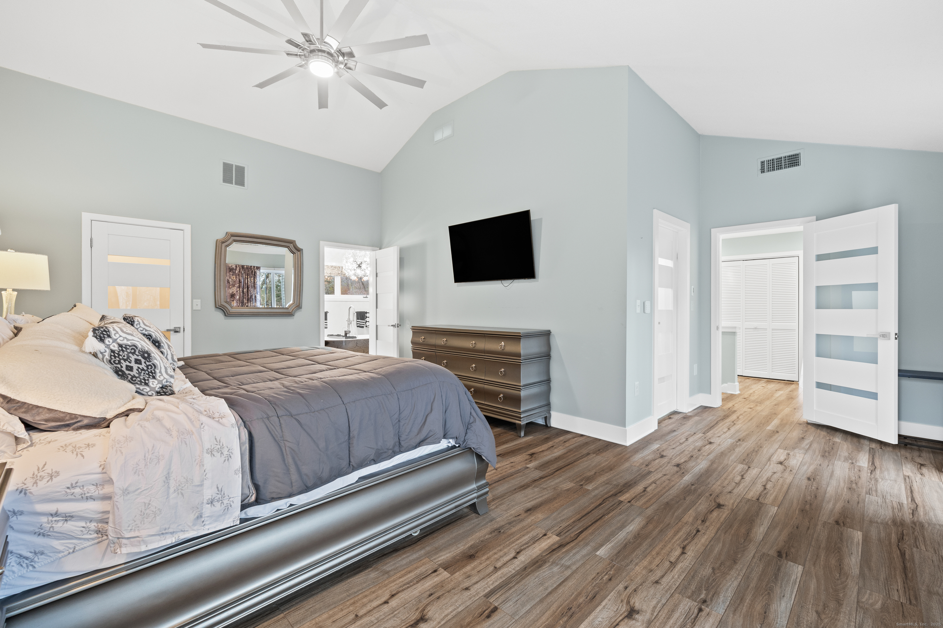 Avon, Connecticut, 06001, United States, 3 Bedrooms Bedrooms, ,4 BathroomsBathrooms,Residential,For Sale,1999811