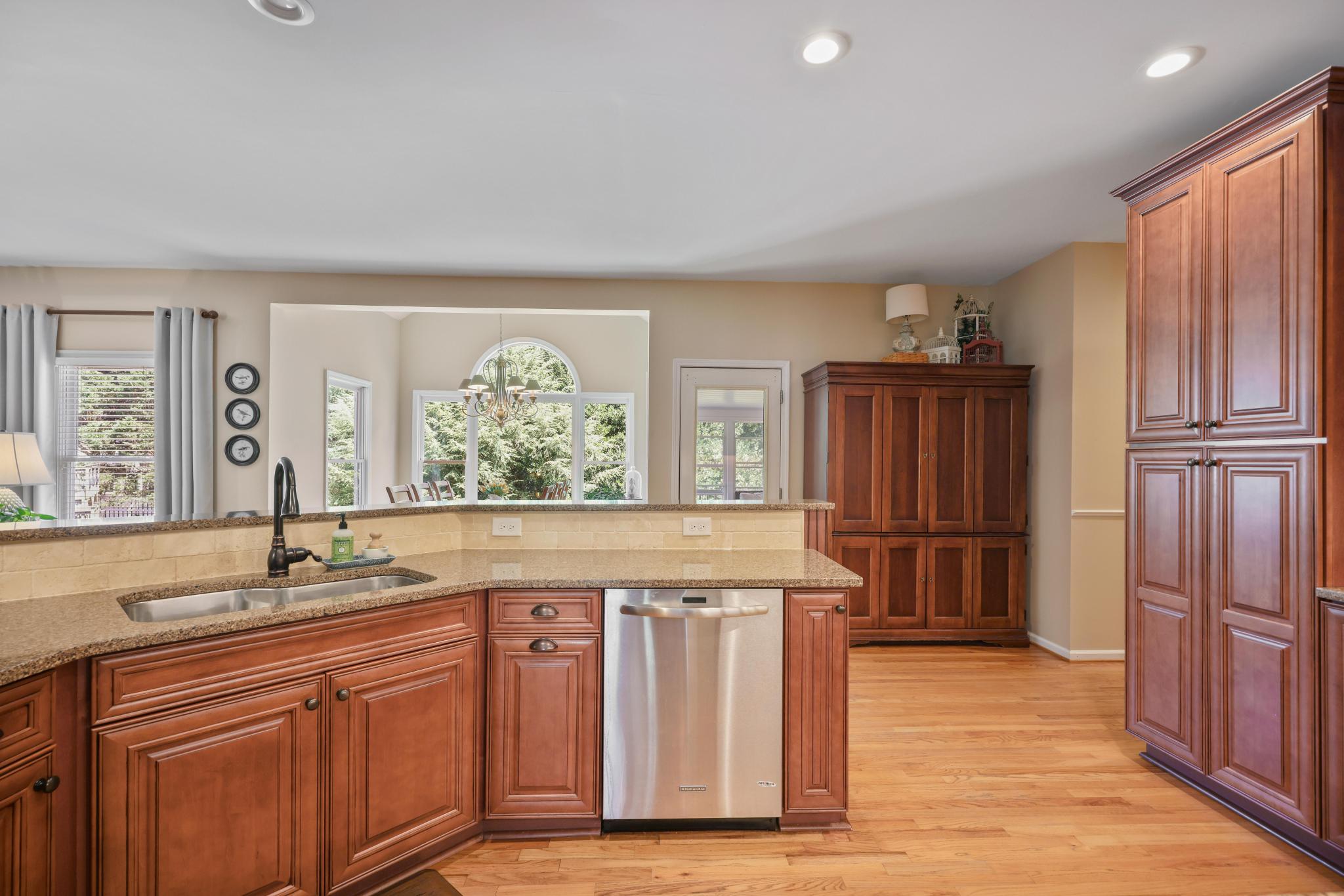  Beautifully Maintained Home in Established Burnt Hickory Pointe - 物件實景