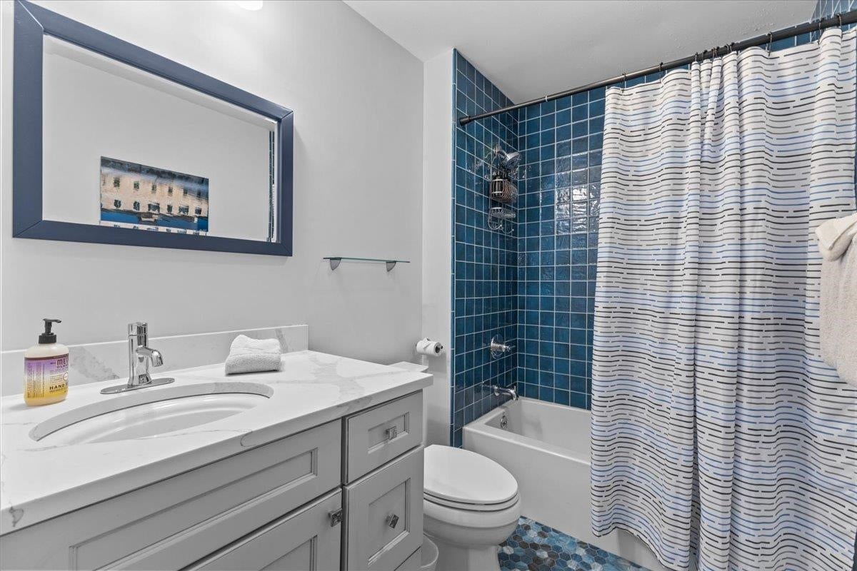 Stowe, Vermont, 05672, United States, 2 Bedrooms Bedrooms, ,2 BathroomsBathrooms,Residential,For Sale,1686552
