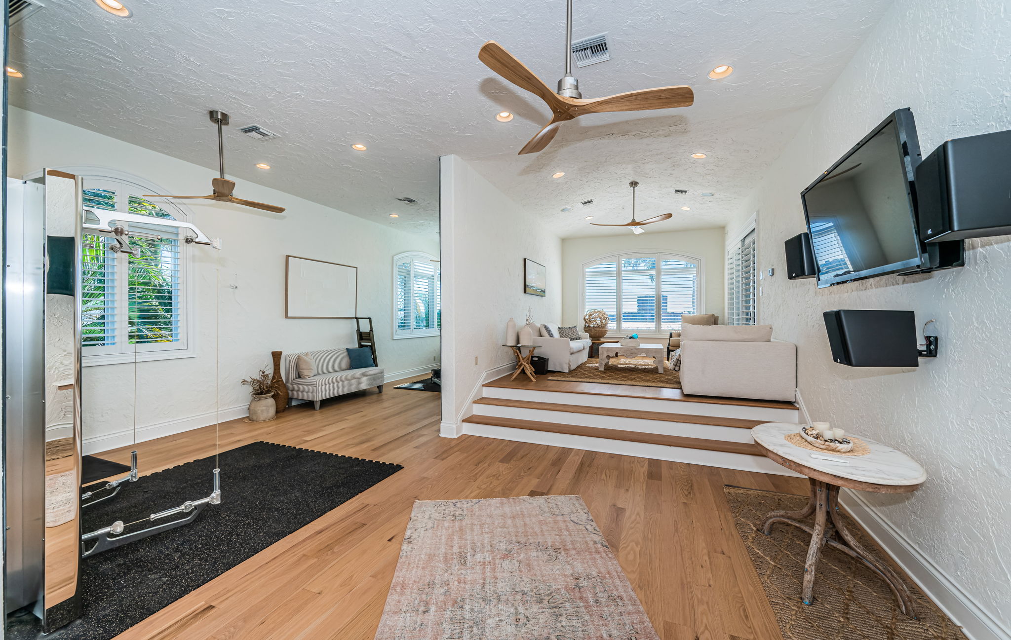 St Petersburg, Florida, 33707, United States, 5 Bedrooms Bedrooms, ,5 BathroomsBathrooms,Residential,For Sale,2007772