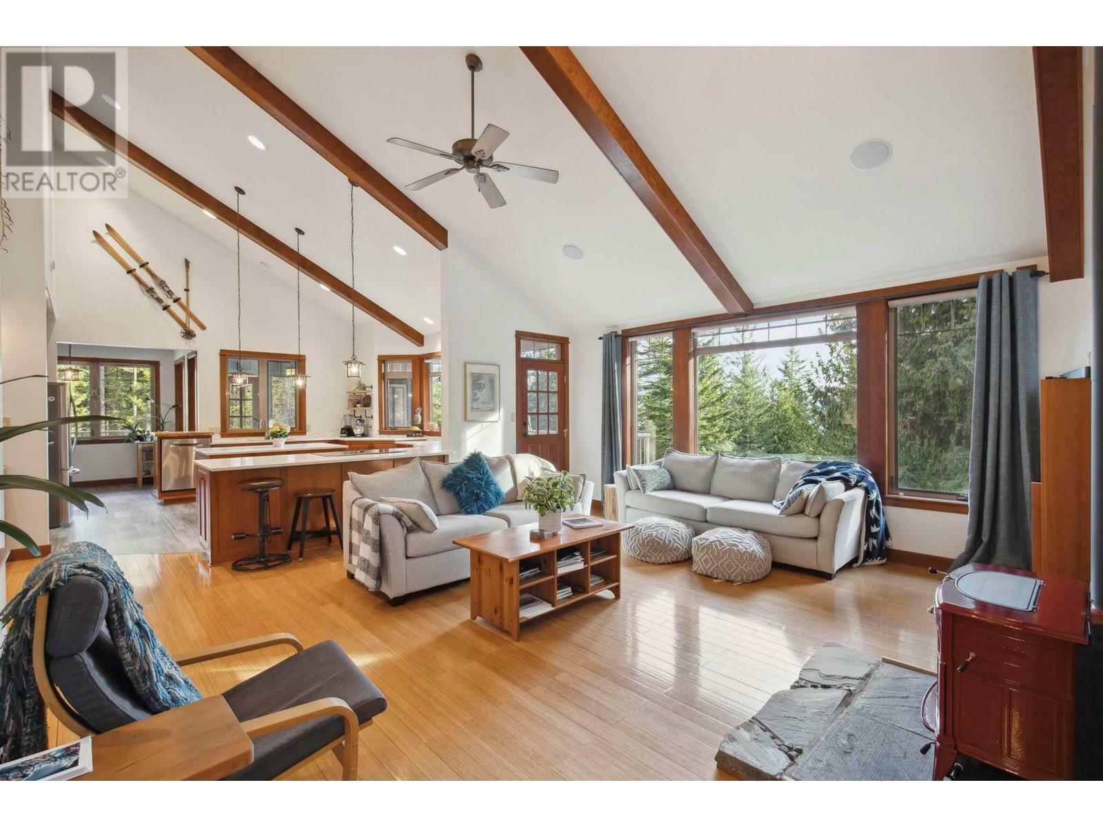 VERNON, British Columbia, V1B 3M9, CA, 4 Bedrooms Bedrooms, ,3 BathroomsBathrooms,Residential,For Sale,1836921