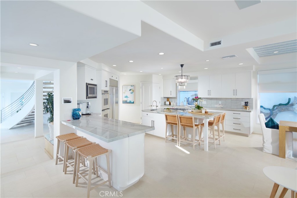 Newport Beach, California, 92661, United States, 7 Bedrooms Bedrooms, ,11 BathroomsBathrooms,Residential,For Sale,1877101