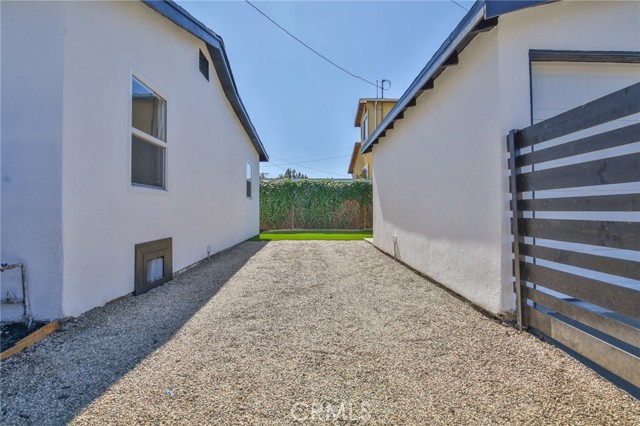 Los Angeles, California, 90061, United States, 2 Bedrooms Bedrooms, ,2 BathroomsBathrooms,Residential,For Sale,2000057