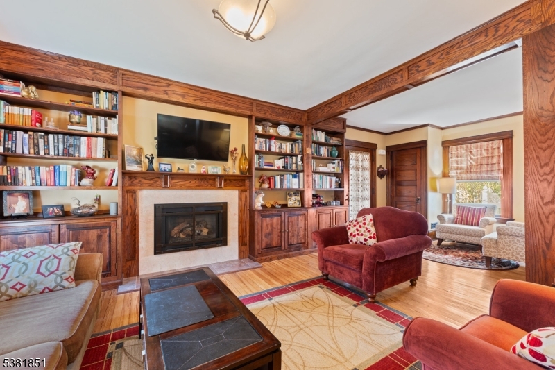 Bound Brook Boro, New Jersey, 08805, United States, 5 Bedrooms Bedrooms, ,3 BathroomsBathrooms,Residential,For Sale,1938545