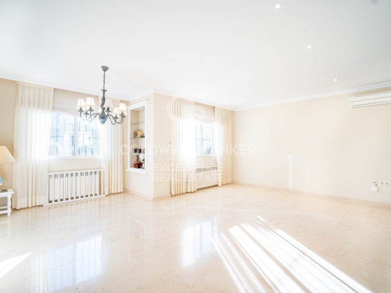Valencia, Paterna, La Ca?ada Valencia, Paterna, La, Paterna, Comunidad Valenciana, ES, 5 Bedrooms Bedrooms, ,3 BathroomsBathrooms,Residential,For Sale,Valencia, Paterna, La Ca?ada Valencia, Paterna, La,1672423