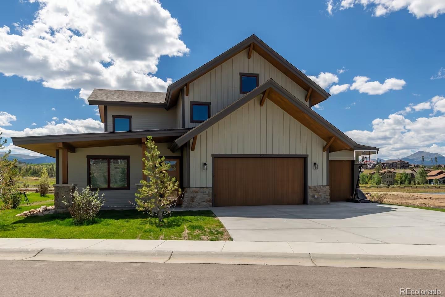 Fraser, Colorado, 80442, United States, 4 Bedrooms Bedrooms, ,3 BathroomsBathrooms,Residential,For Sale,1827136