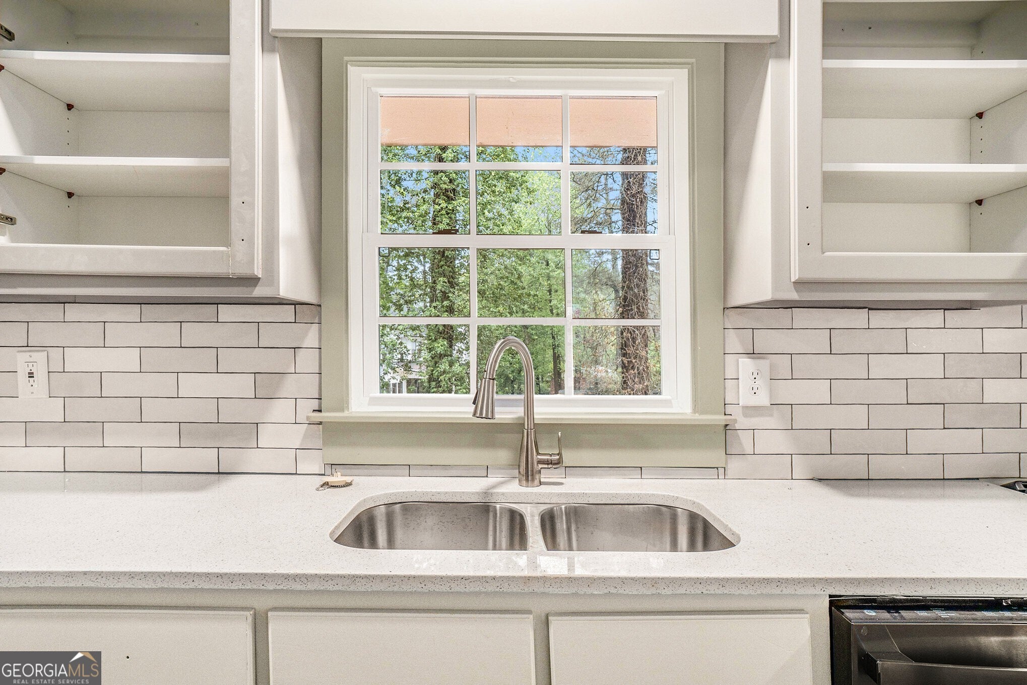 Dunwoody, Georgia, 30360, United States, 3 Bedrooms Bedrooms, ,2 BathroomsBathrooms,Residential,For Sale,1859063