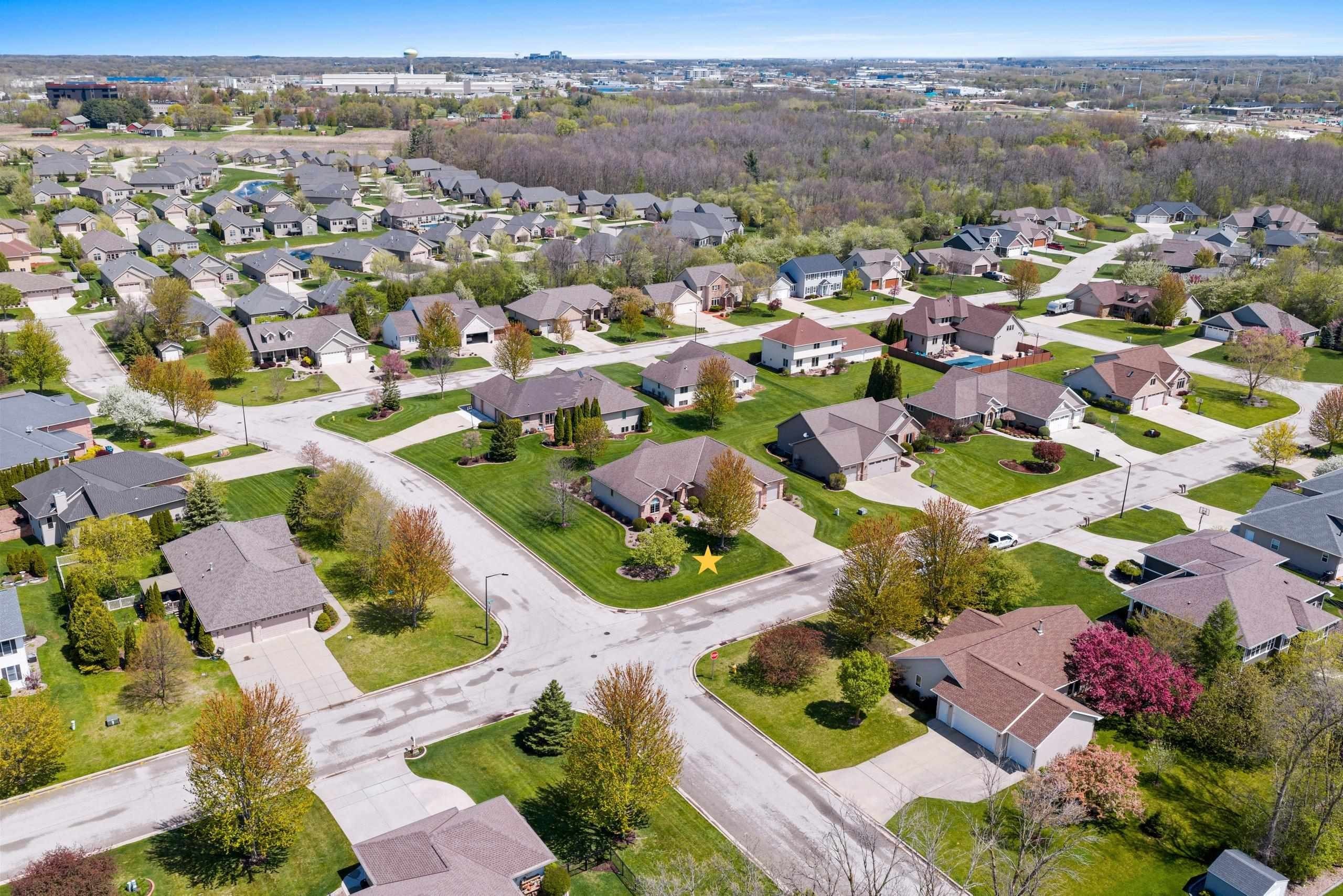 DE PERE, Wisconsin, 54115, United States, 3 Bedrooms Bedrooms, ,4 BathroomsBathrooms,Residential,For Sale,2048400