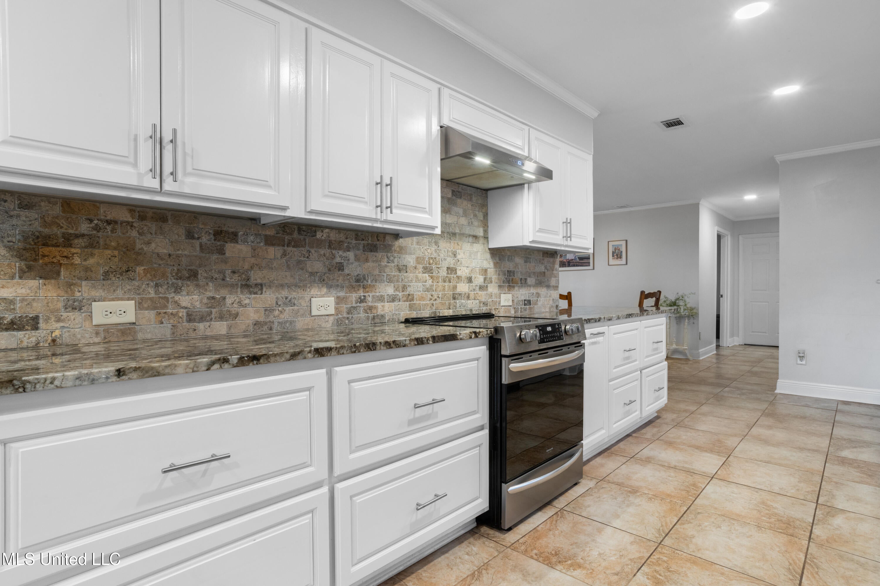 Gautier, Mississippi, 39553, United States, 4 Bedrooms Bedrooms, ,3 BathroomsBathrooms,Residential,For Sale,2003133