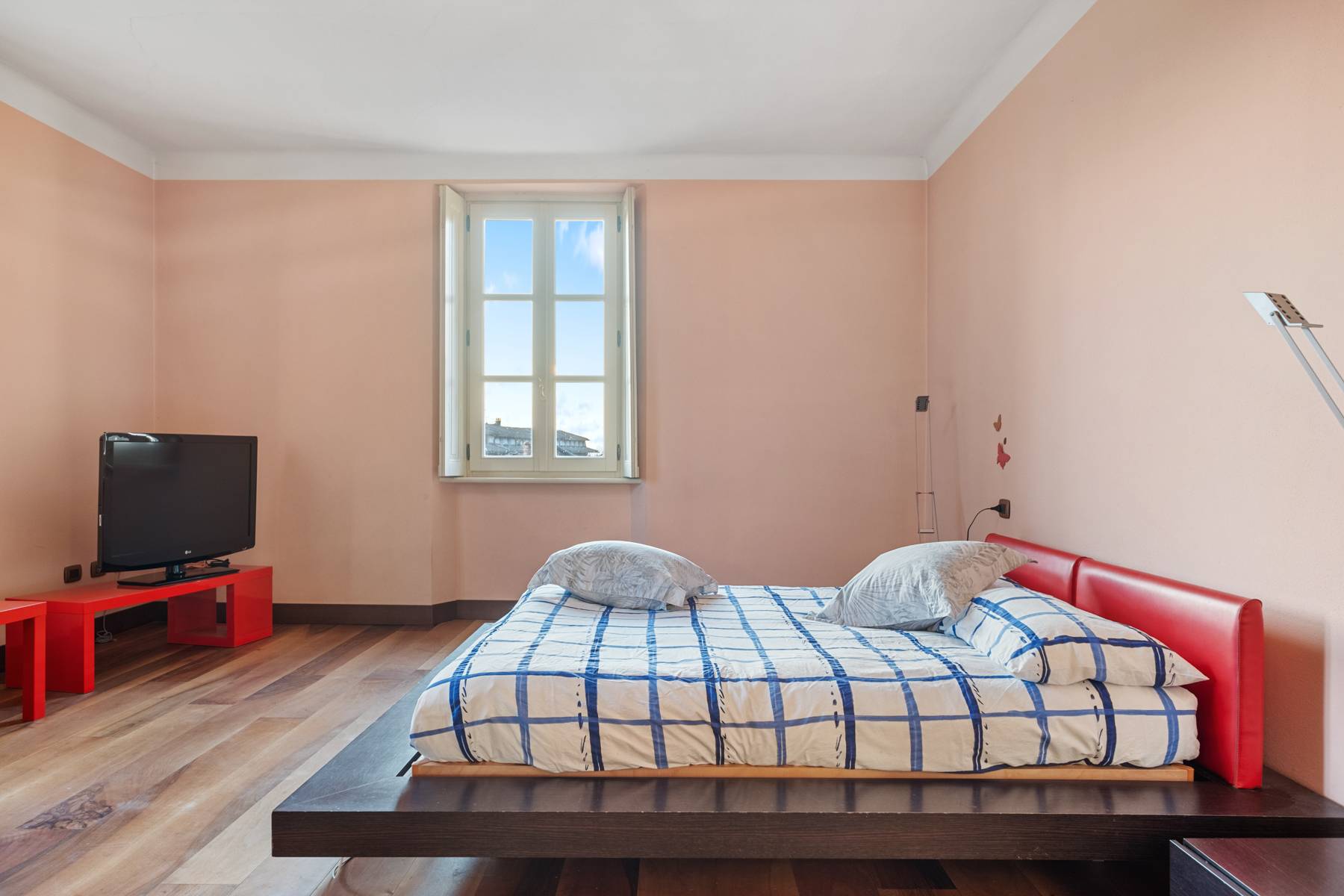 Varese, Varese, 21100, IT, 8 Bedrooms Bedrooms, ,8 BathroomsBathrooms,Residential,For Sale,1796784