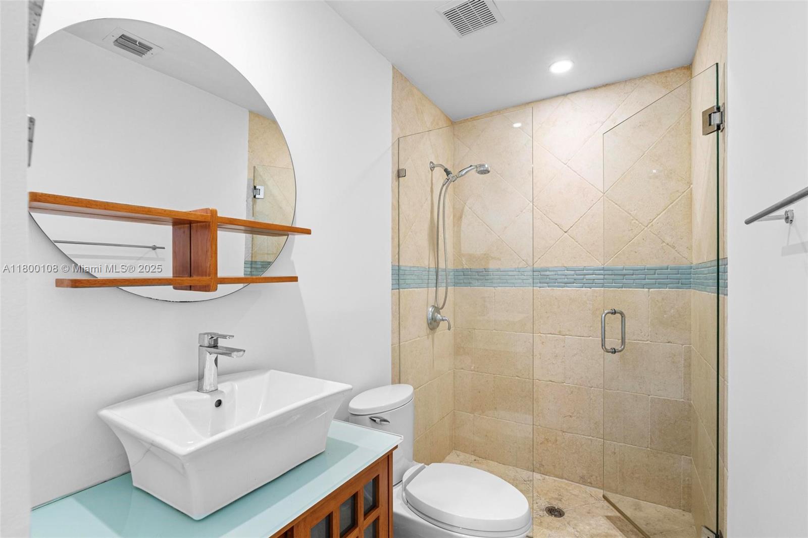 North Miami, Florida, 33181, United States, 5 Bedrooms Bedrooms, ,5 BathroomsBathrooms,Residential,For Sale,1804760