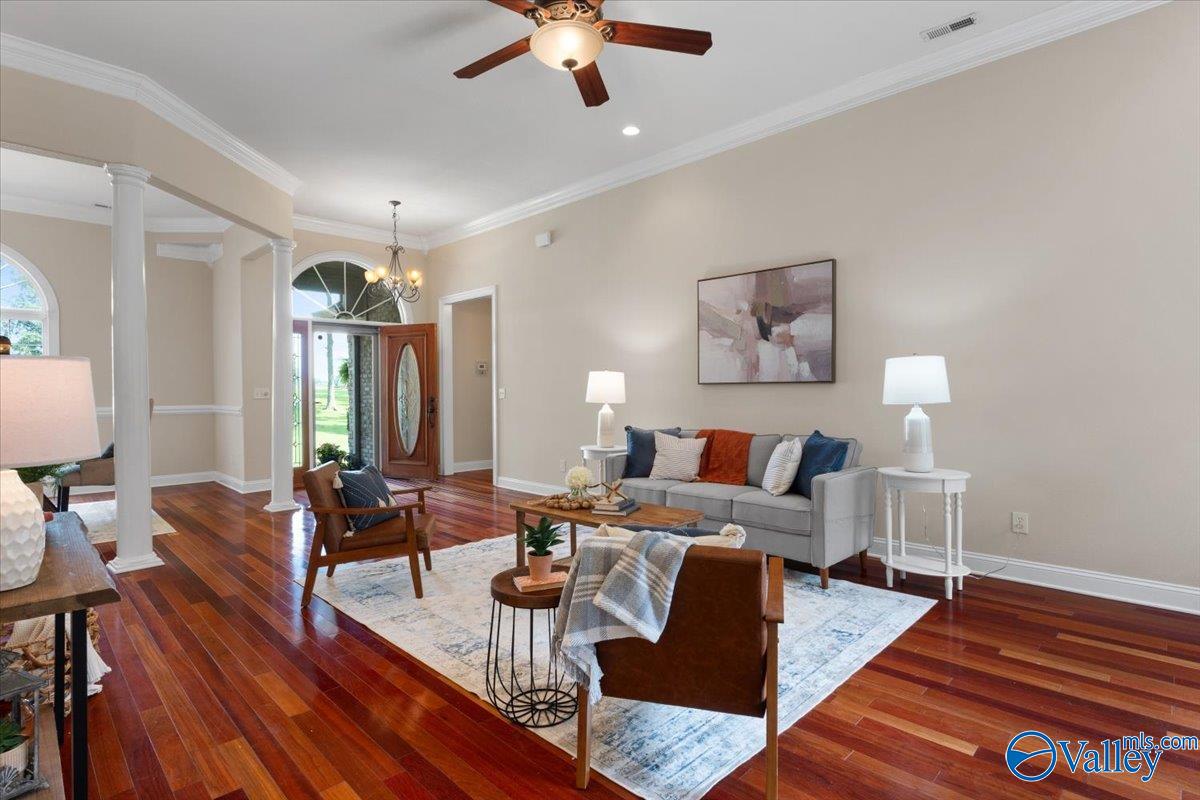 Hazel Green, Alabama, 35750, United States, 5 Bedrooms Bedrooms, ,4 BathroomsBathrooms,Residential,For Sale,1846923