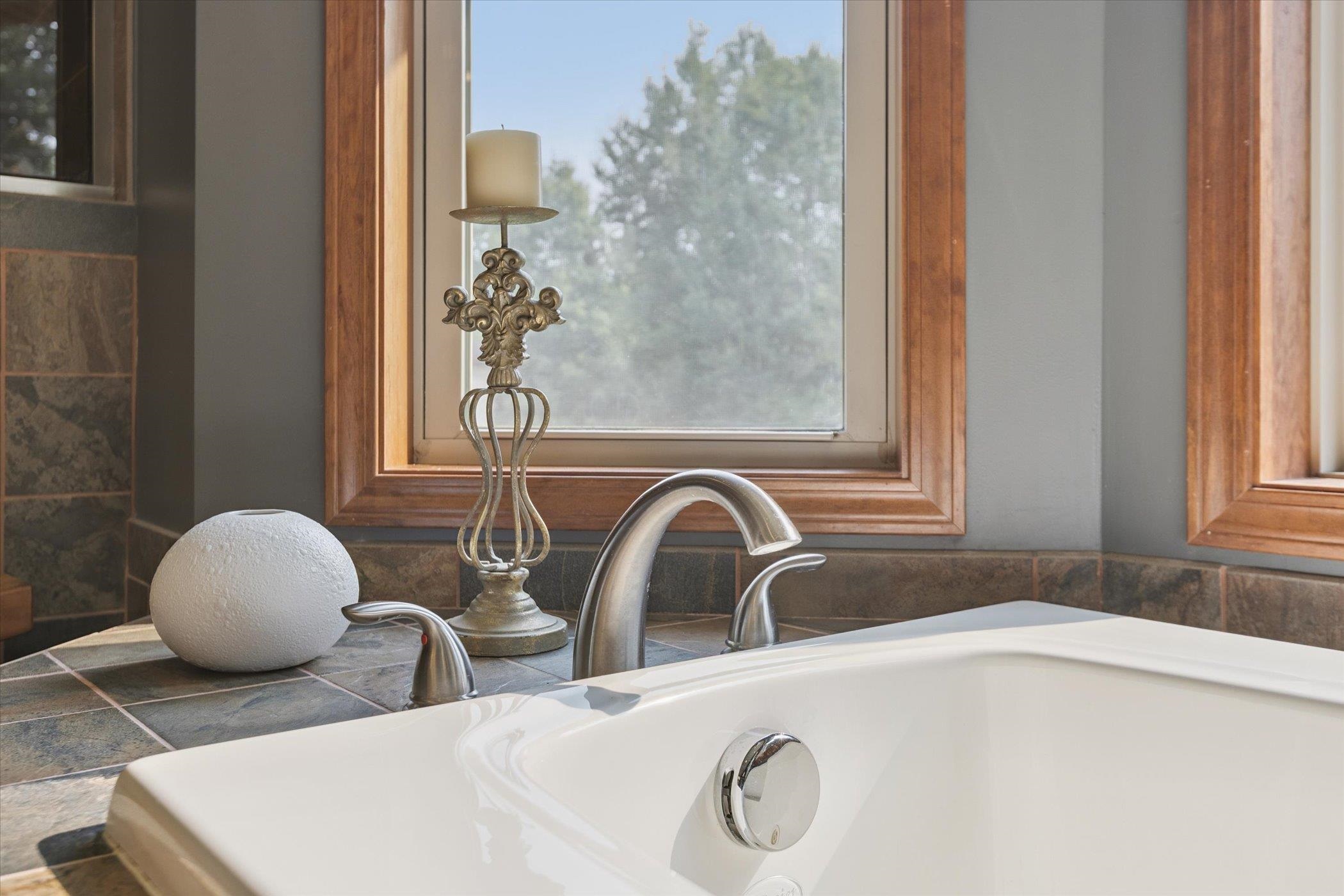 Midland, Michigan, 48640, United States, 3 Bedrooms Bedrooms, ,3 BathroomsBathrooms,Residential,For Sale,1975279