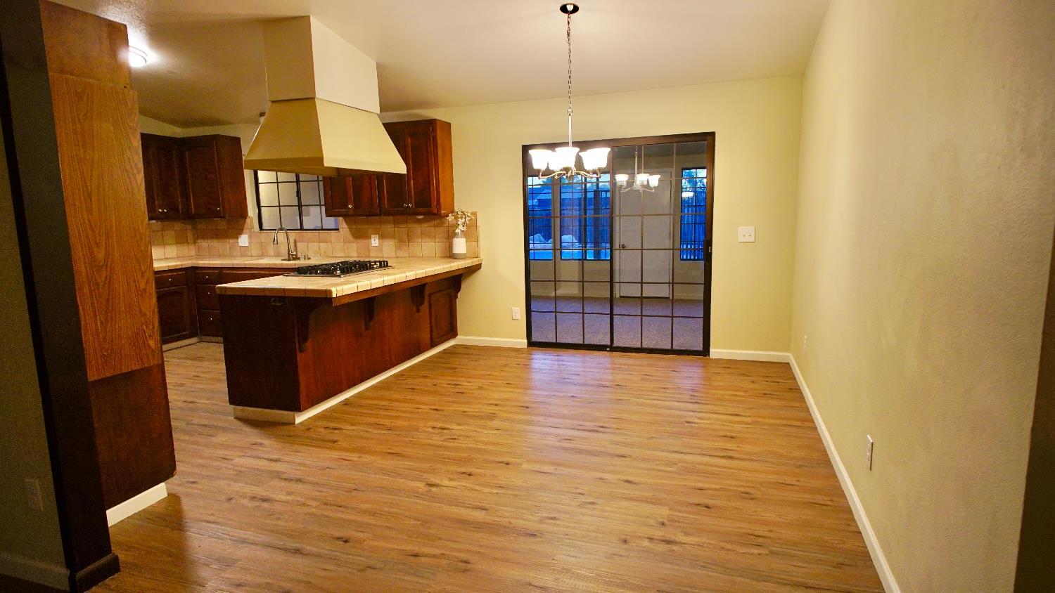 Fresno, California, 93722, United States, 4 Bedrooms Bedrooms, ,2 BathroomsBathrooms,Residential,For Sale,1943321