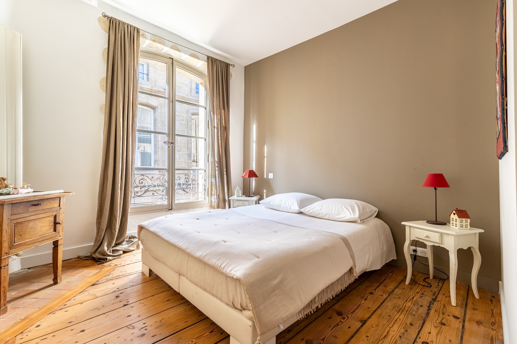  BORDEAUX HEART CHARTRONS – SUMPTUOUS STONE HOUSE 270M² - 5 BEDROOMS - TERRACE  … - 物件實景
