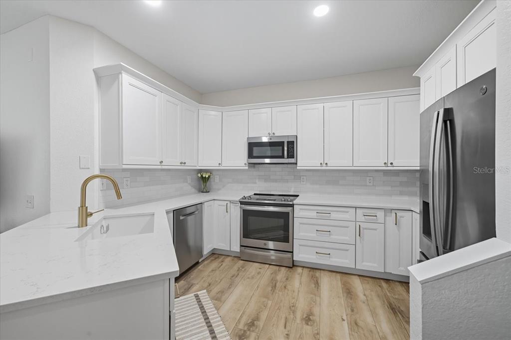 Tampa, Florida, 33602, United States, 3 Bedrooms Bedrooms, ,2 BathroomsBathrooms,Residential,For Sale,1970738