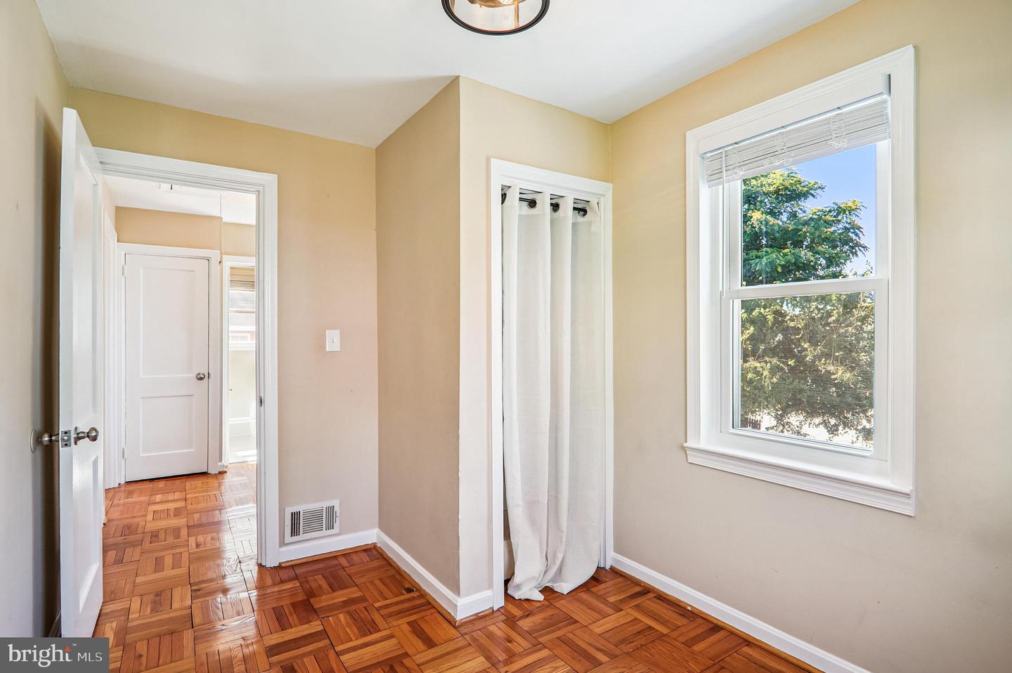 Silver Spring, Maryland, 20901, United States, 4 Bedrooms Bedrooms, ,3 BathroomsBathrooms,Residential,For Sale,1932043