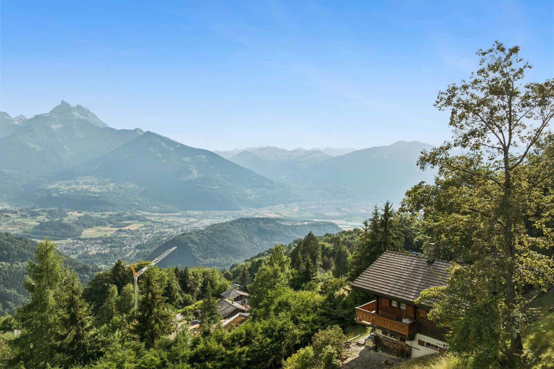  Traditional chalet in need of renovation in Gryon, with a view and a large garde - 物件實景