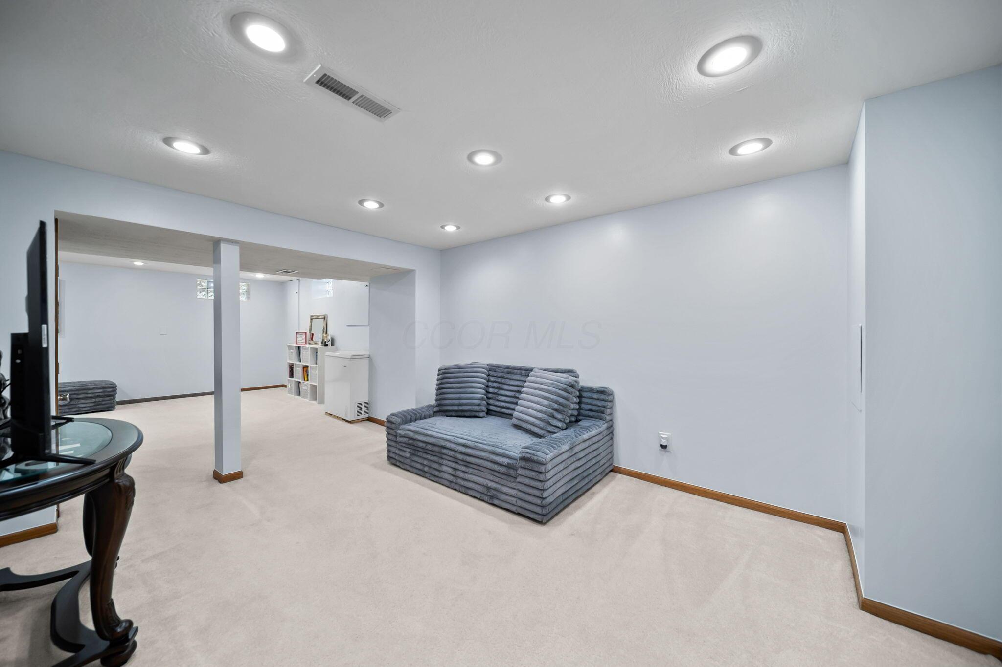 Dublin, Ohio, 43017, United States, 4 Bedrooms Bedrooms, ,4 BathroomsBathrooms,Residential,For Sale,1883217