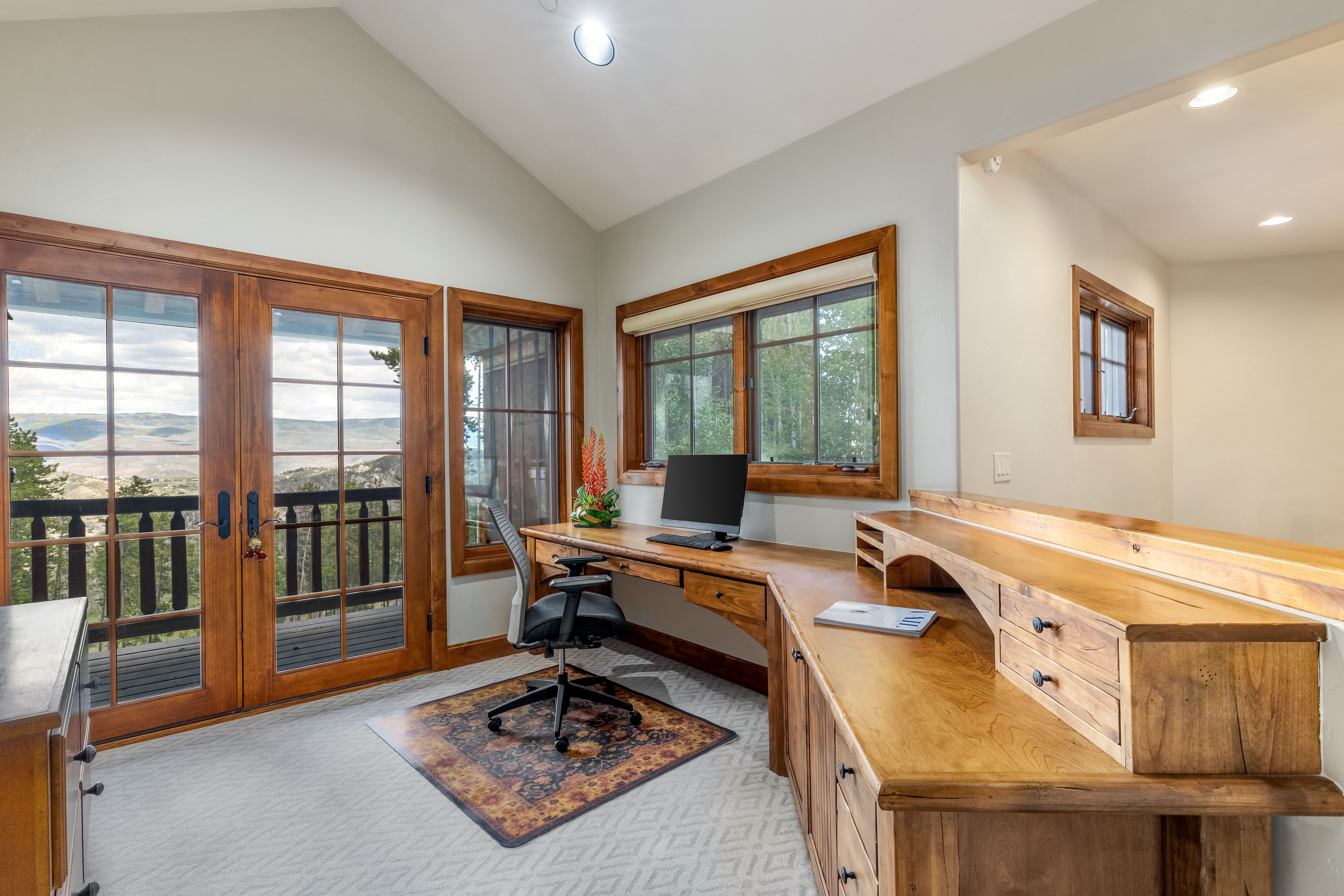 317 Elk Woods is the Kind of Mountain Estate that Earns its Setting - 物件實景
