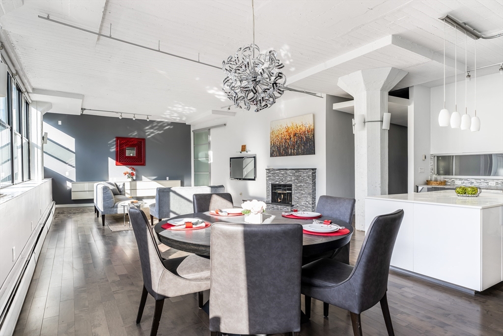 Somerville, Massachusetts, 02143, United States, 3 Bedrooms Bedrooms, ,2 BathroomsBathrooms,Residential,For Sale,1938826