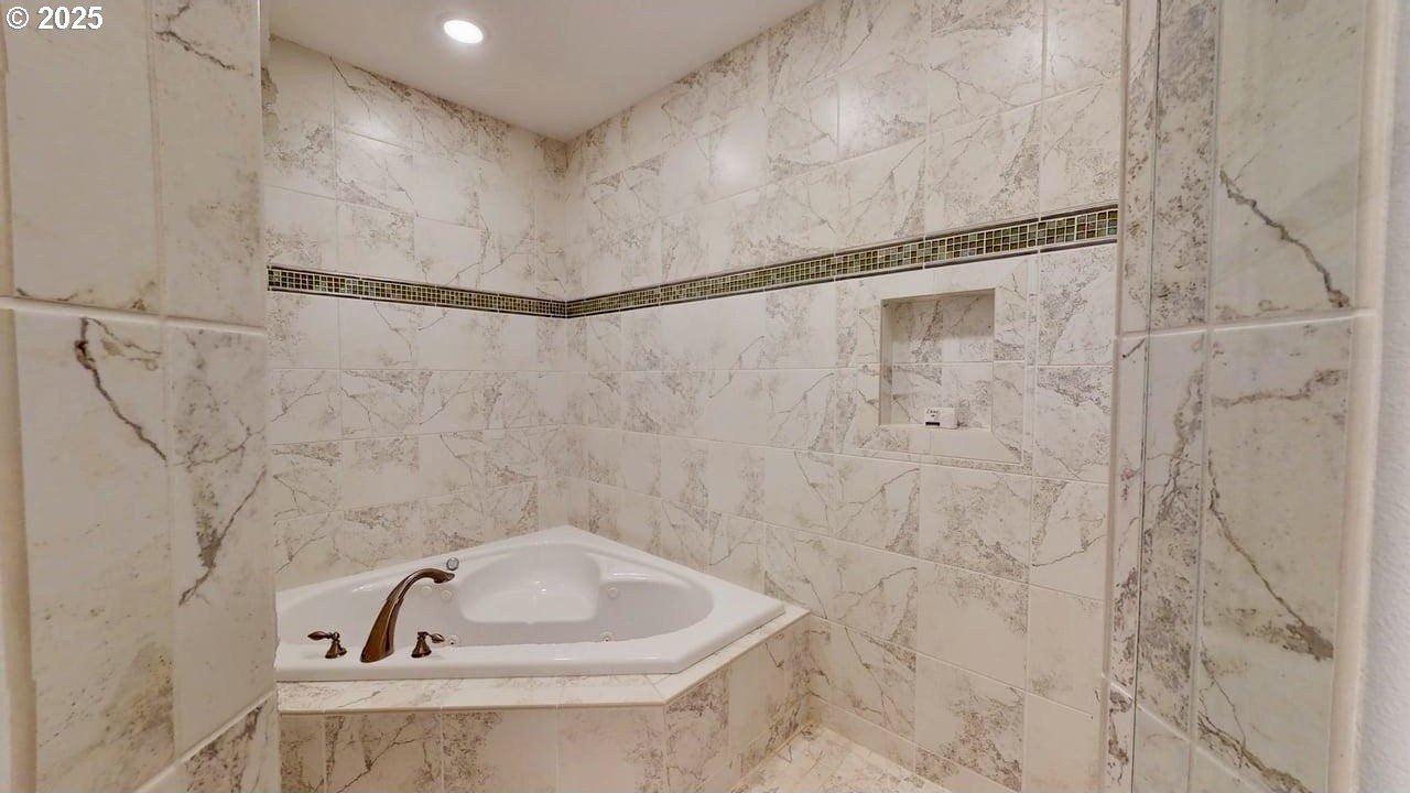 Gold Beach, Oregon, 97444, United States, 3 Bedrooms Bedrooms, ,5 BathroomsBathrooms,Residential,For Sale,1974377