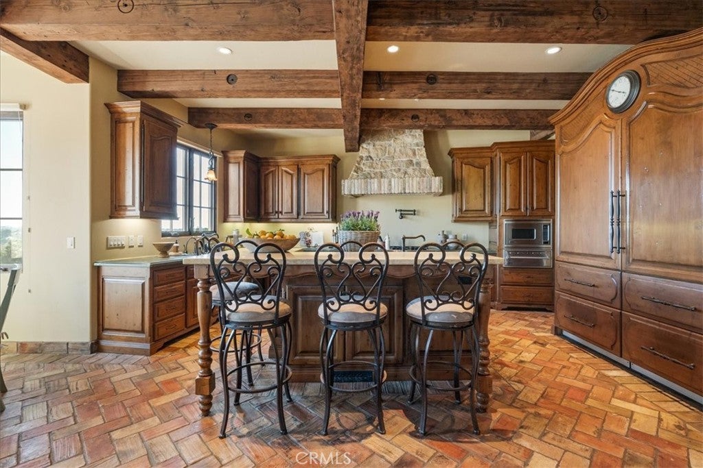Fallbrook, California, 92028, United States, 7 Bedrooms Bedrooms, ,7 BathroomsBathrooms,Residential,For Sale,1827322