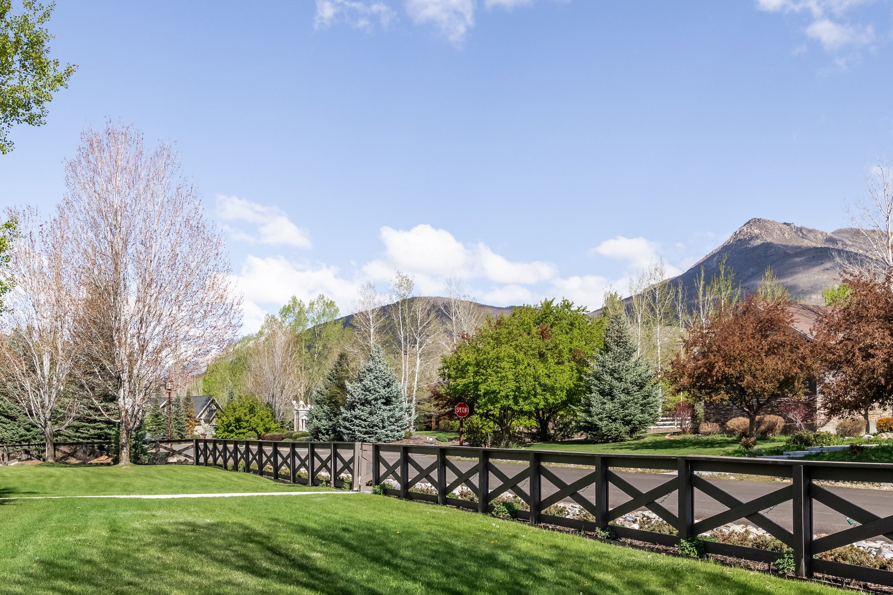  Custom Home In Dutch Fields Community In Midway - 物件實景