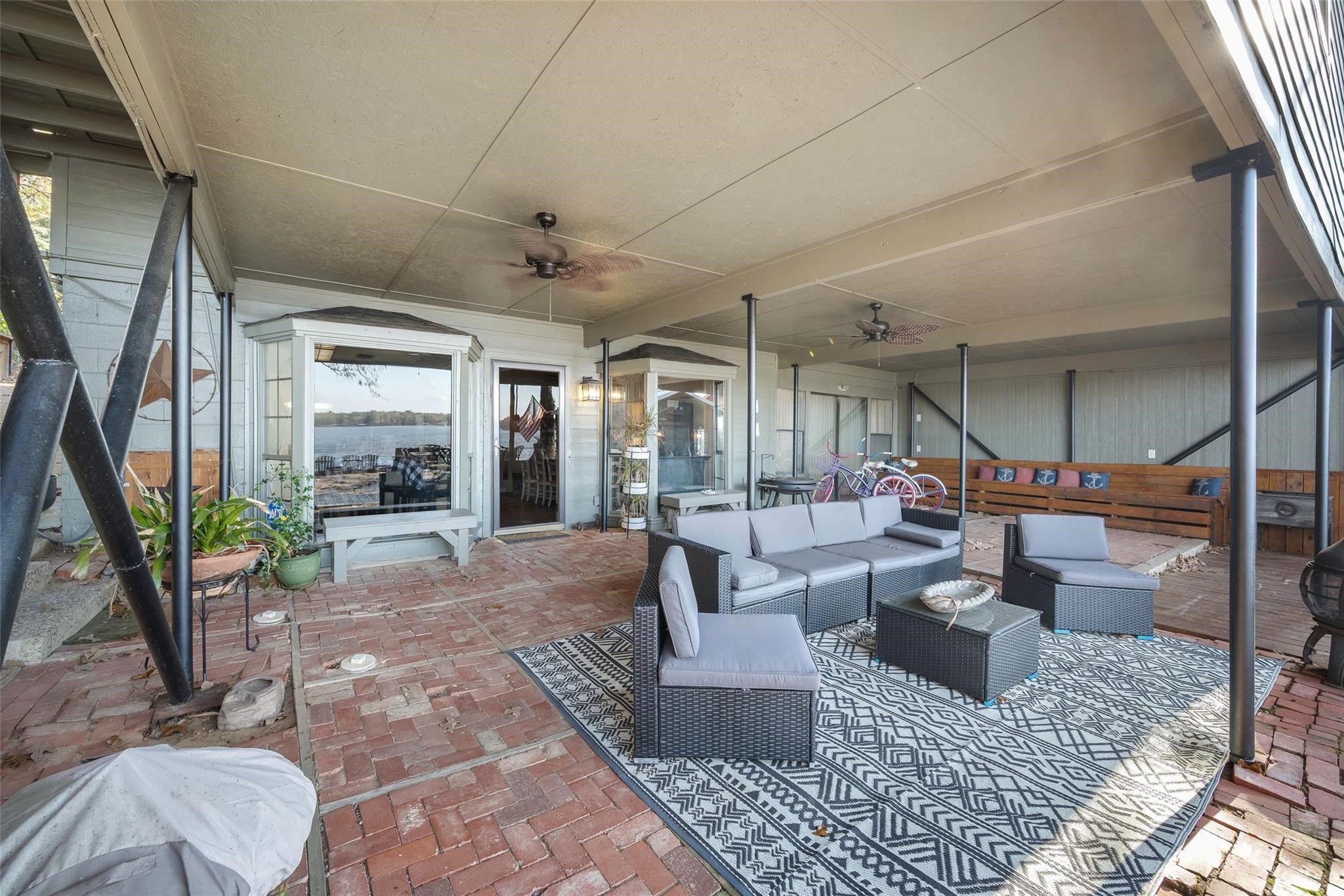 Quitman, Texas, 75783, United States, 5 Bedrooms Bedrooms, ,2 BathroomsBathrooms,Residential,For Sale,1723436