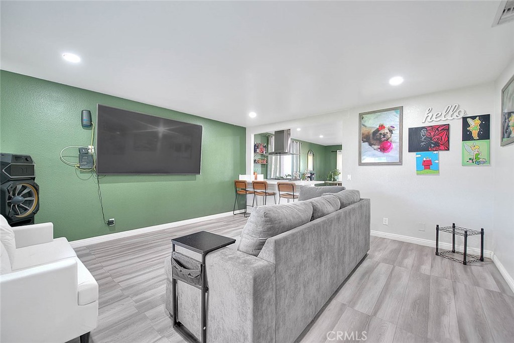 Jurupa Valley, California, 92509, United States, 4 Bedrooms Bedrooms, ,2 BathroomsBathrooms,Residential,For Sale,1998083