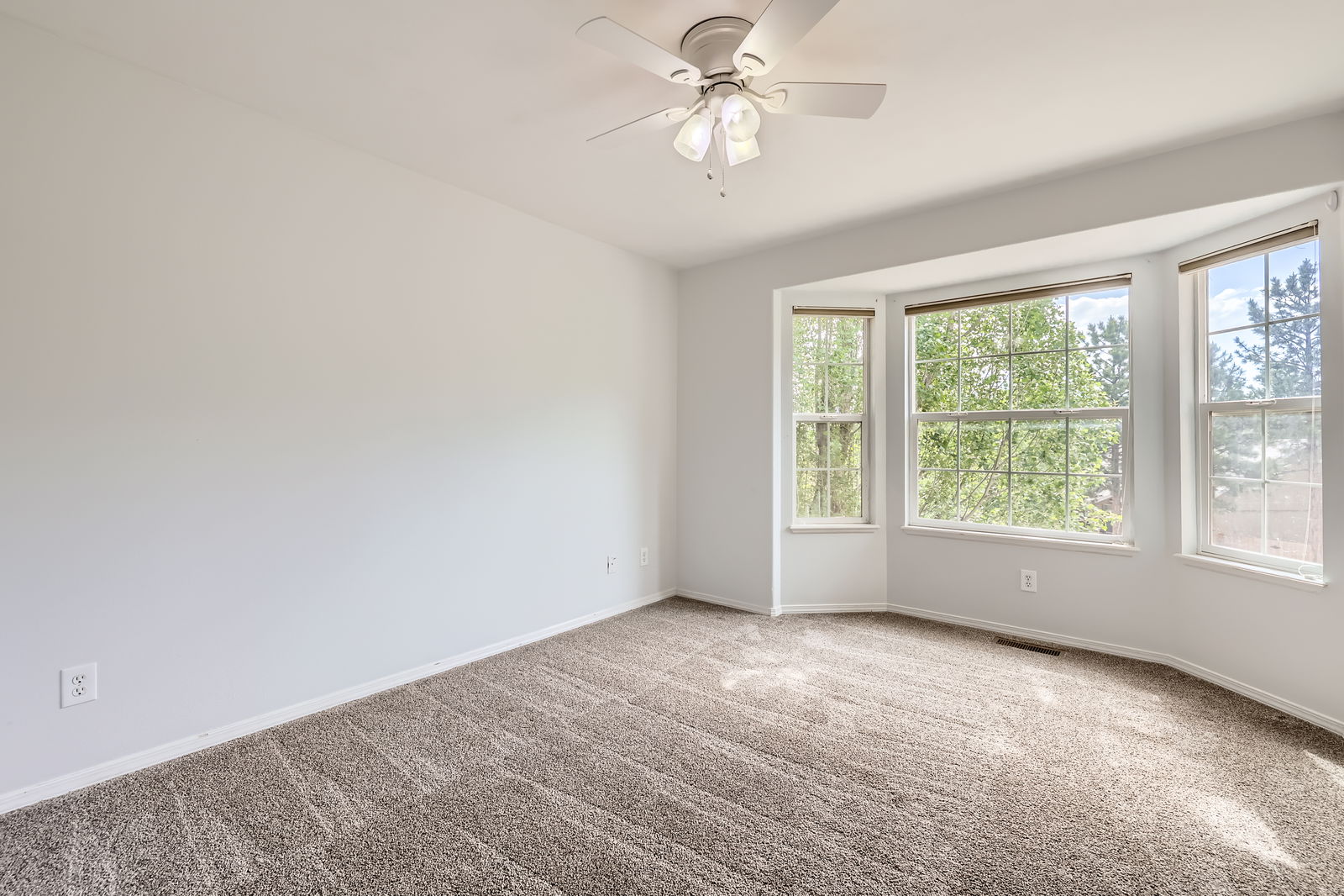 Woodland Park, Colorado, 80863, United States, 3 Bedrooms Bedrooms, ,4 BathroomsBathrooms,Residential,For Sale,1856794