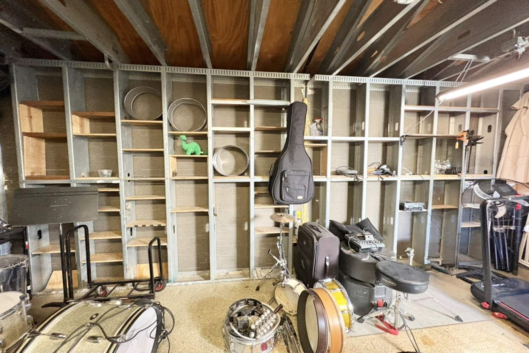  6041 Cleon Avenue - 物件實景